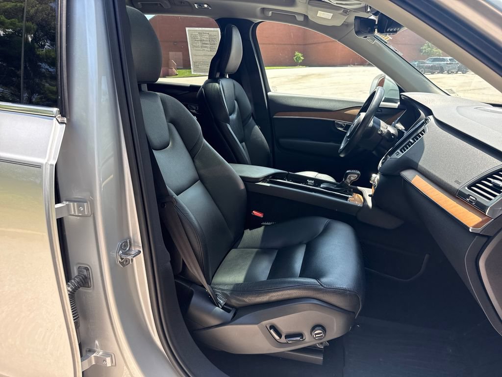 Used 2021 Volvo XC90 T6 Momentum w/ Climate Package AWD/4WD image 27