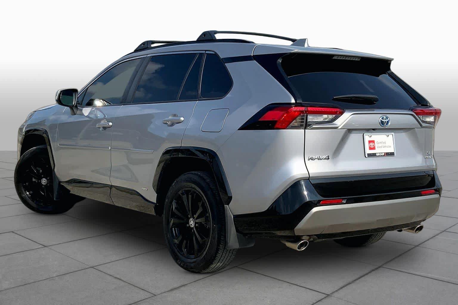 Used 2023 Toyota RAV4 SE w/ Convenience Package AWD/4WD image 12