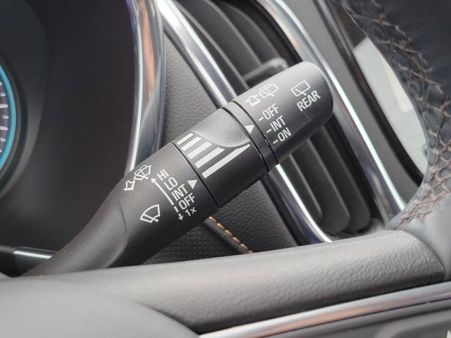 Used 2023 Chevrolet Equinox Premier image 17