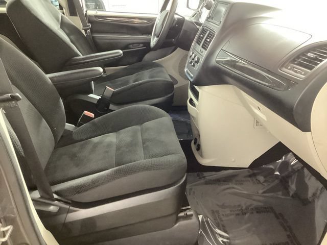 Used 2020 Dodge Grand Caravan SE FWD image 24