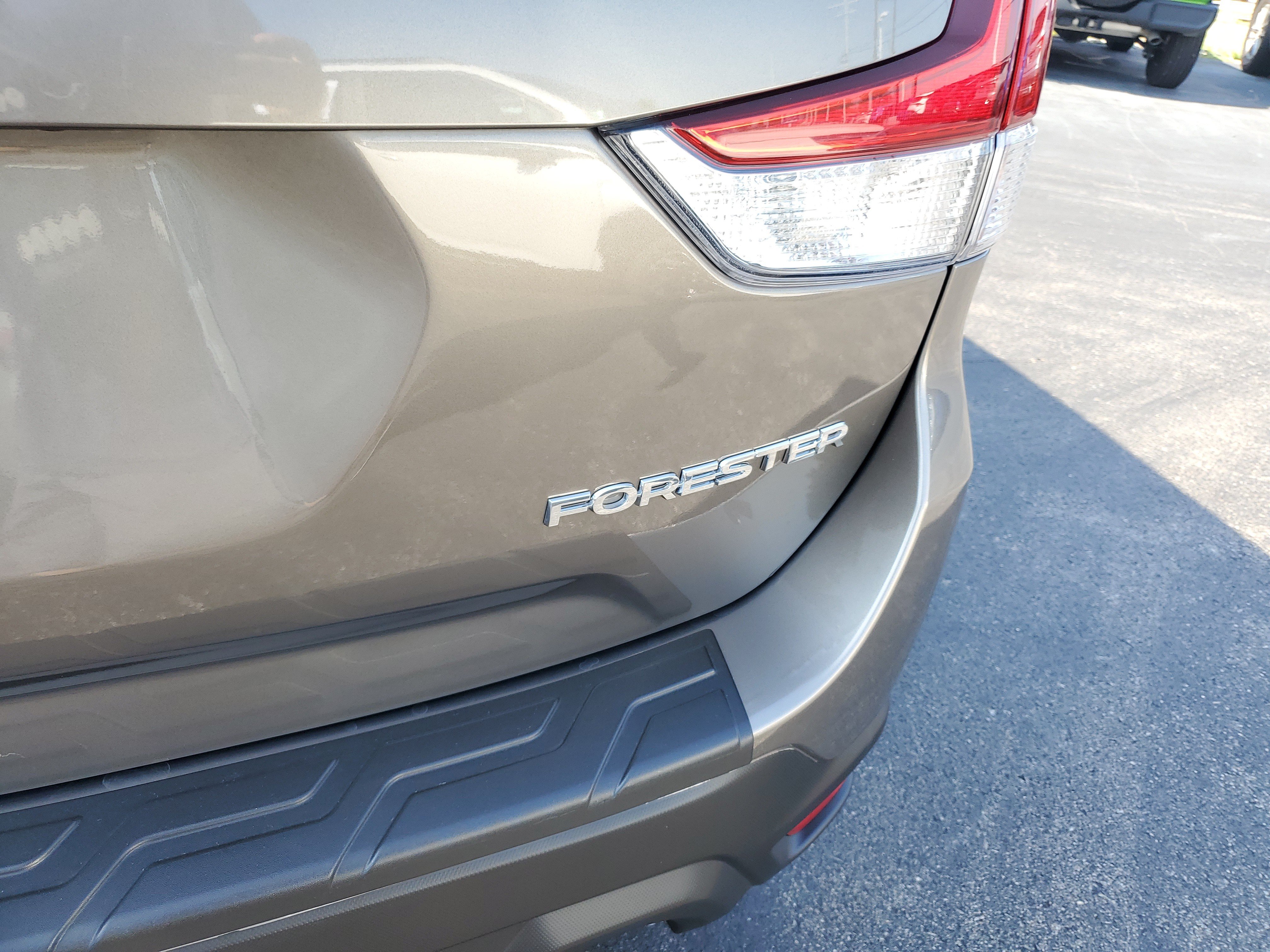 Used 2020 Subaru Forester Limited w/ Popular Package #3 AWD/4WD image 7