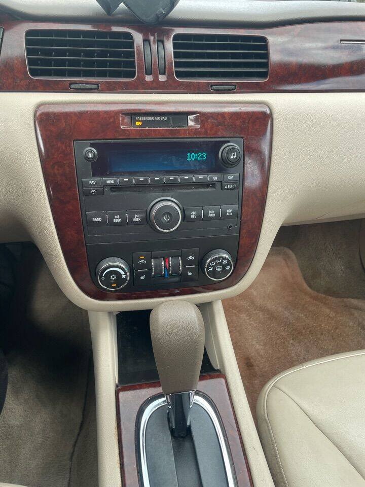 Used 2007 Chevrolet Impala LTZ FWD image 14