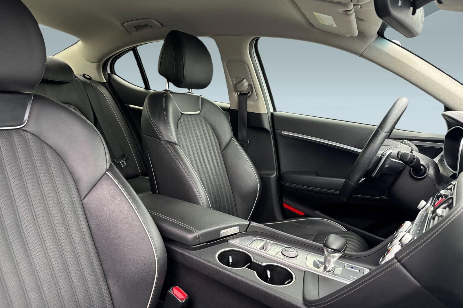 Used 2019 Genesis G70 3.3T Advanced image 33