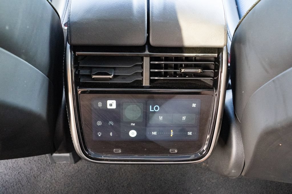 Used 2024 Rivian R1S Adventure AWD/4WD image 7