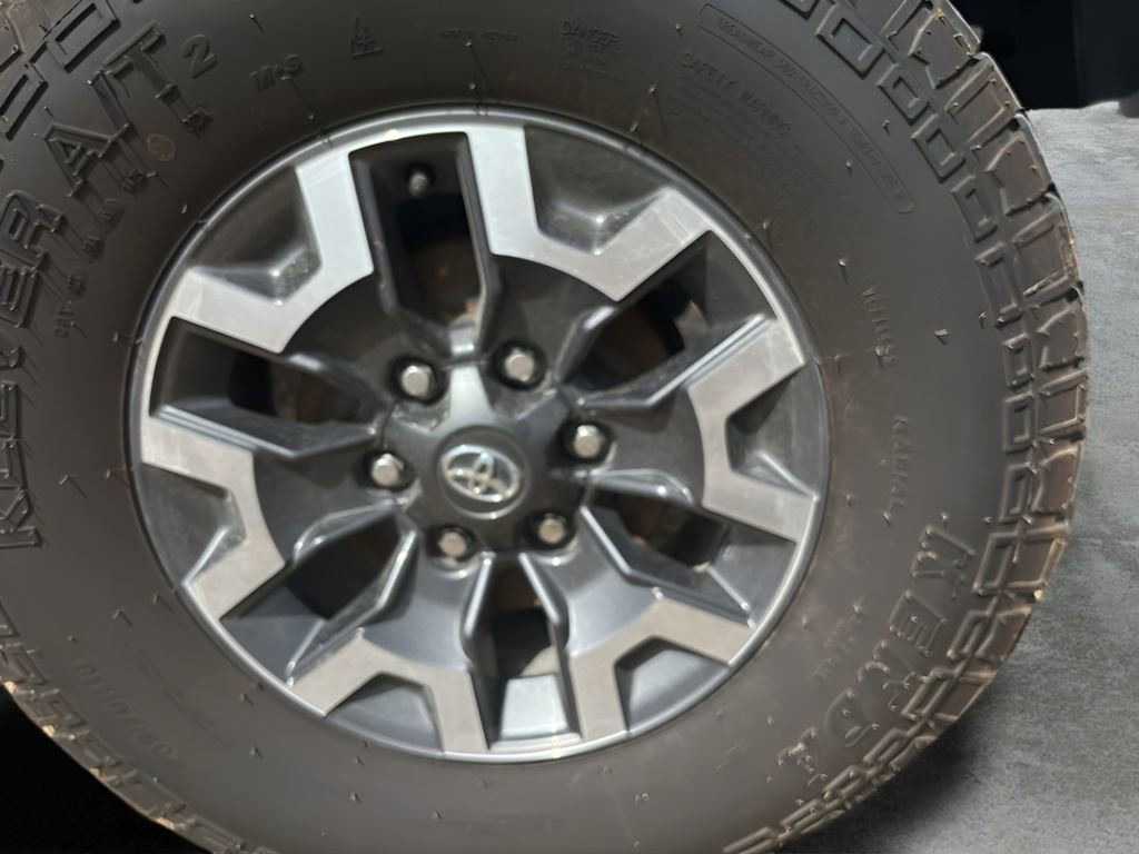 Used 2023 Toyota Tacoma TRD Off-Road image 25