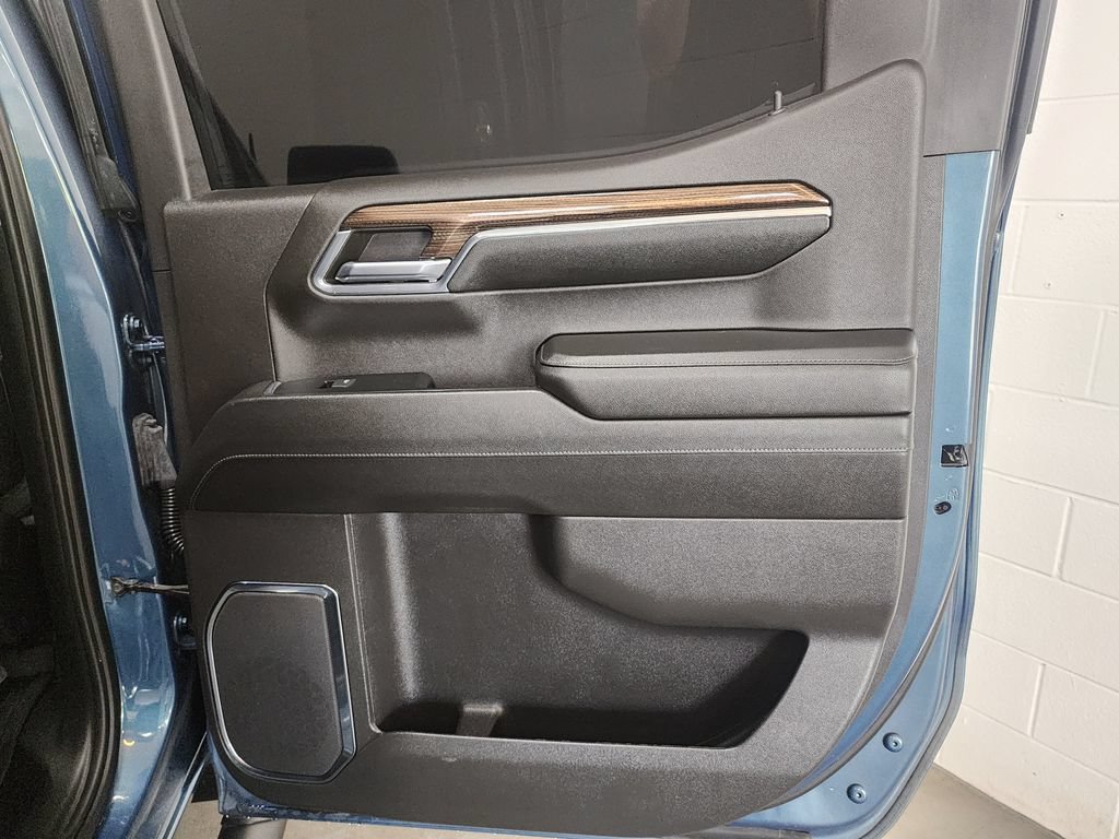 Used 2024 Chevrolet Silverado 1500 LT Trail Boss w/ Convenience Package II AWD/4WD image 33