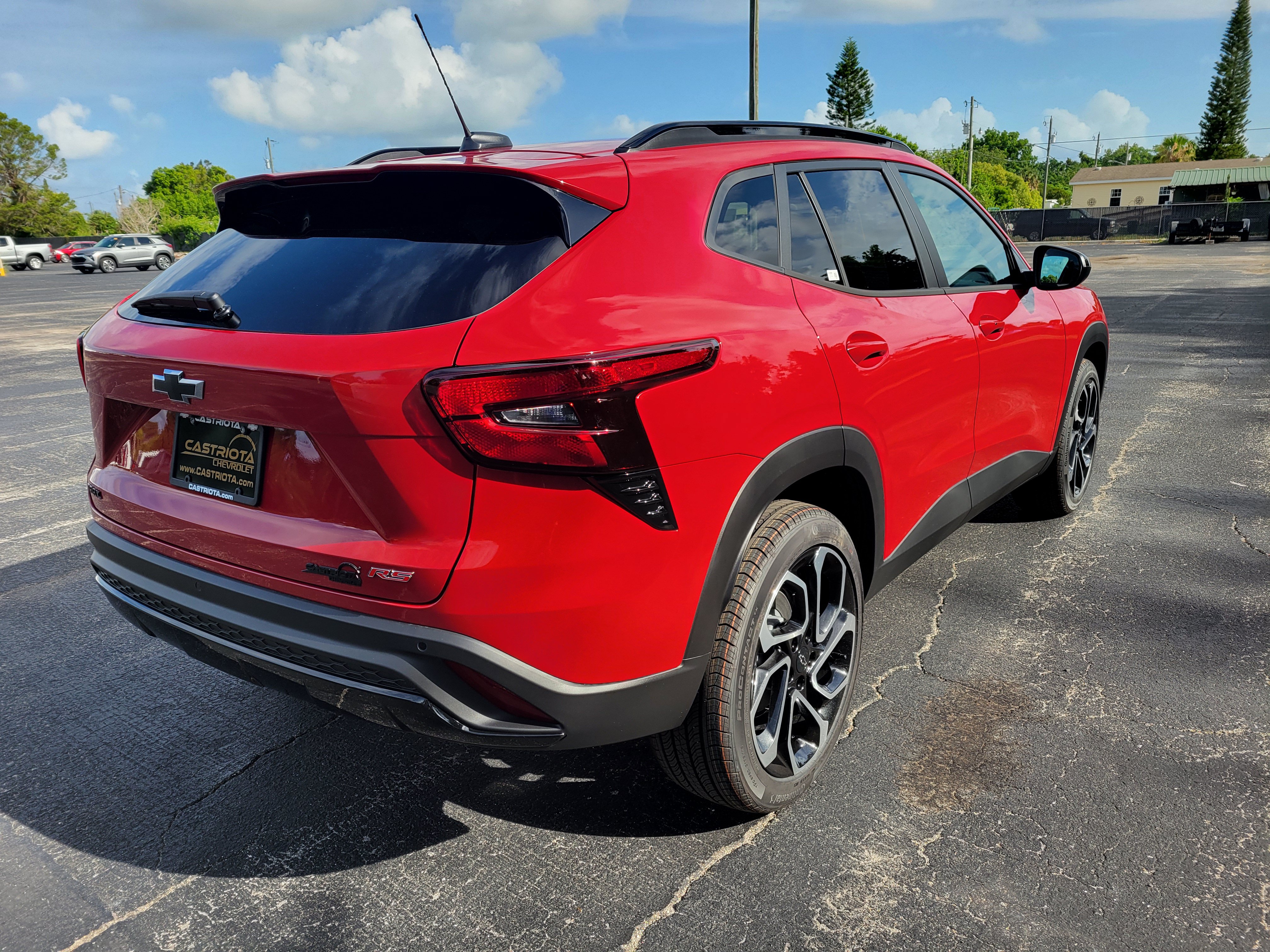 New 2026 Chevrolet Trax RS w/ Sunroof Package FWD image 5