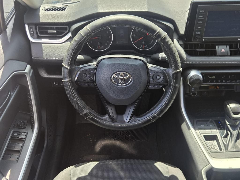 Used 2022 Toyota RAV4 LE FWD image 13