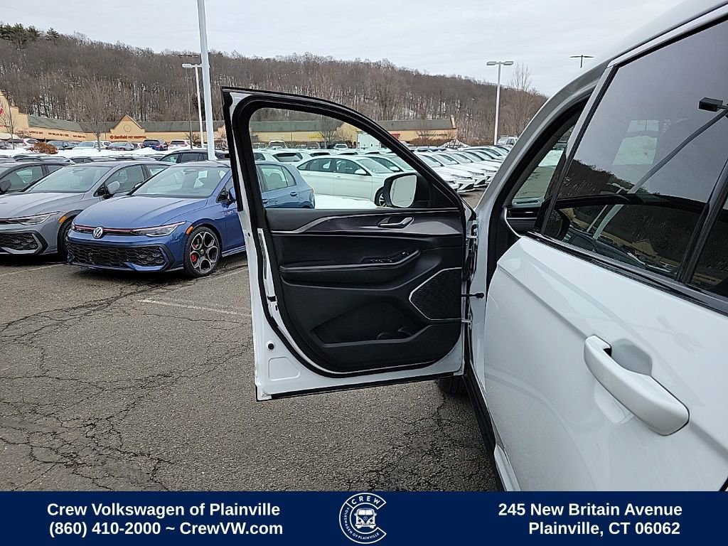 Used 2021 Jeep Grand Cherokee L Laredo w/ Luxury Tech Group I image 42