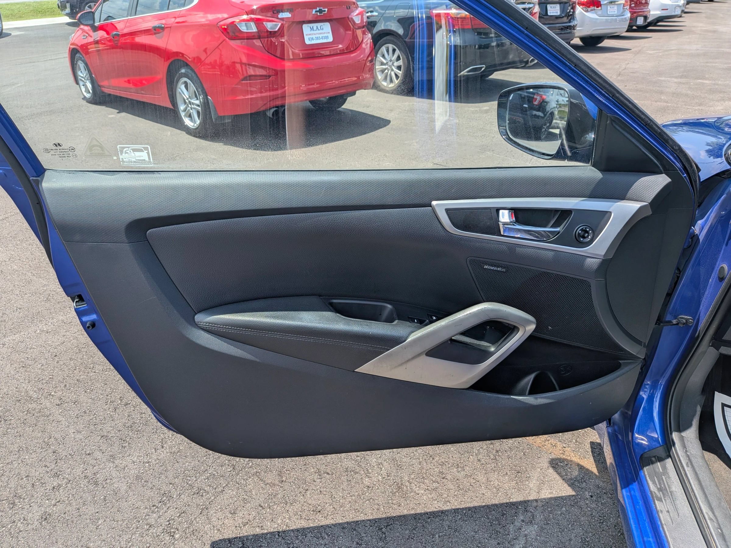 Used 2013 Hyundai Veloster w/ Style Pkg FWD image 10