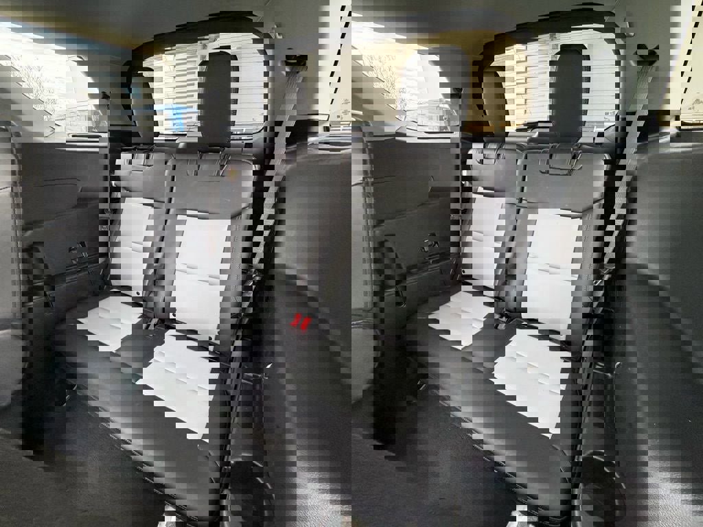 Certified 2022 Ford Explorer XLT w/ Equipment Group 202A image 31