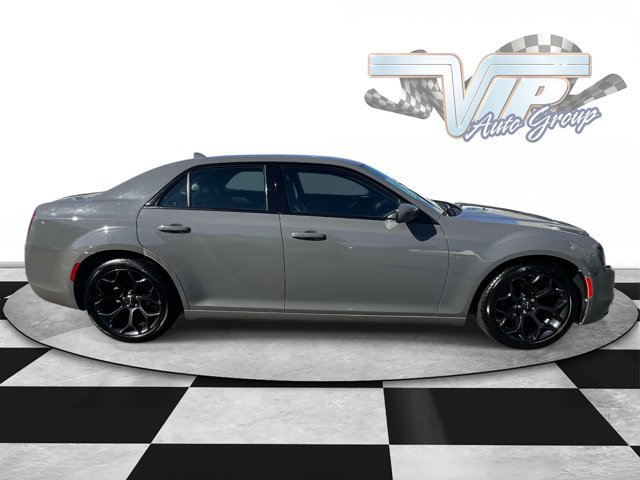 Used 2019 Chrysler 300 S RWD image 3