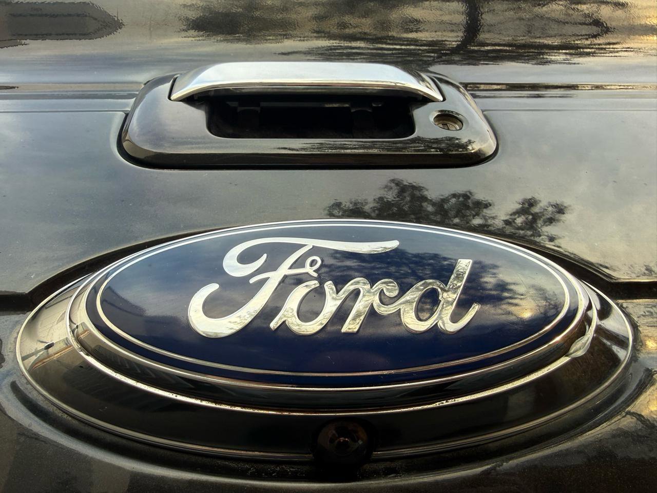 Used 2012 Ford F150 Lariat w/ Lariat Chrome Pkg image 39