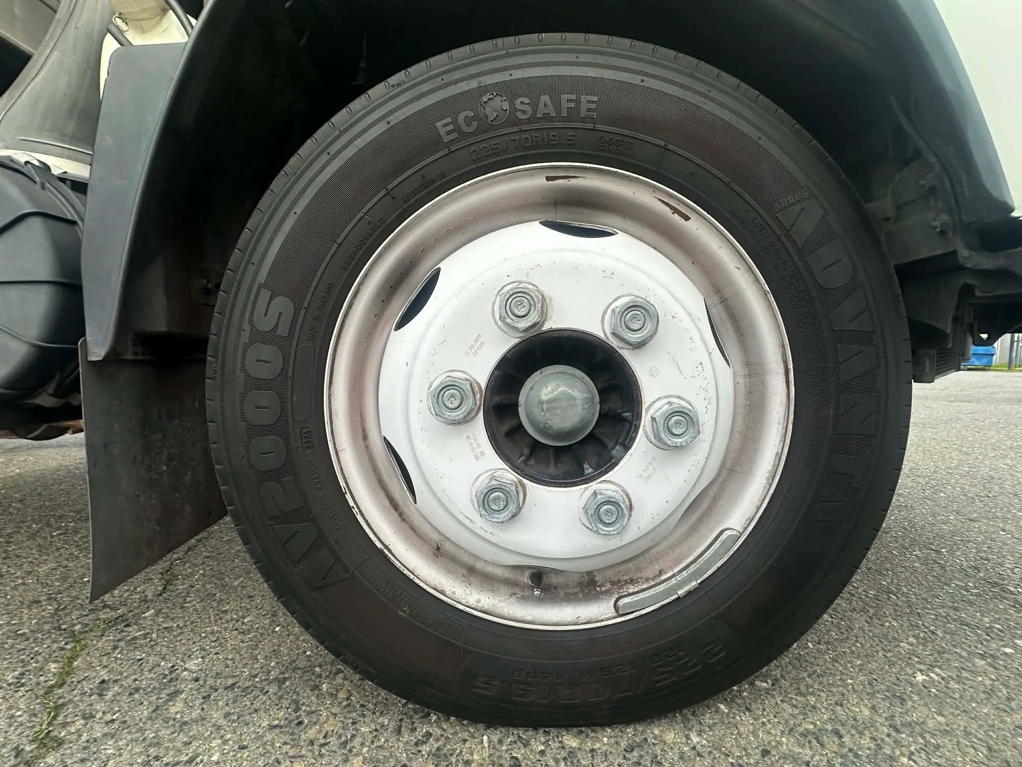 Used 2020 Isuzu NPR image 28