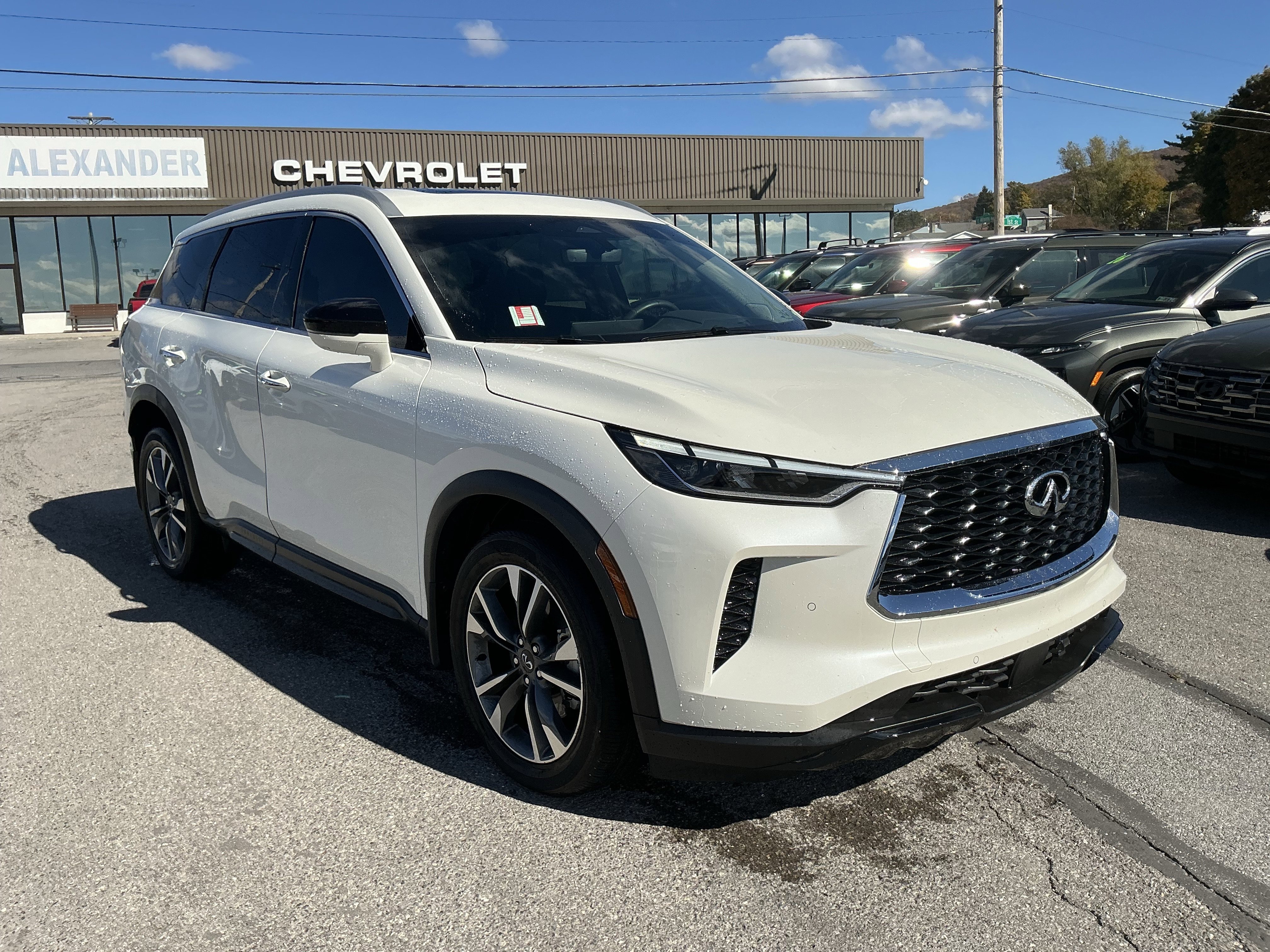 Used 2025 INFINITI QX60 Luxe w/ Vision Package