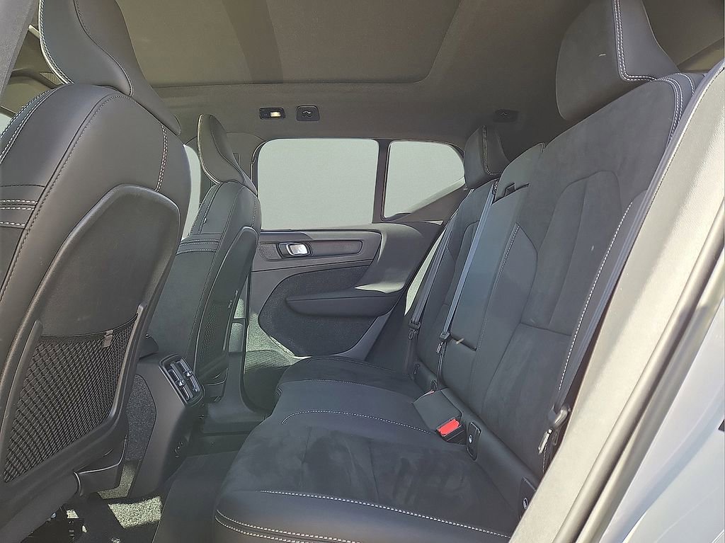 Used 2023 Volvo XC40 Recharge Plus w/ Protection Package Premier image 15