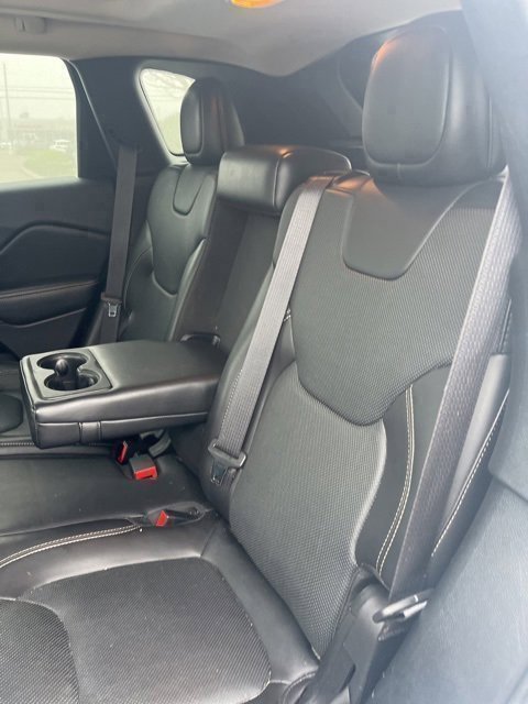 Used 2015 Jeep Cherokee Limited w/ Luxury Group image 9