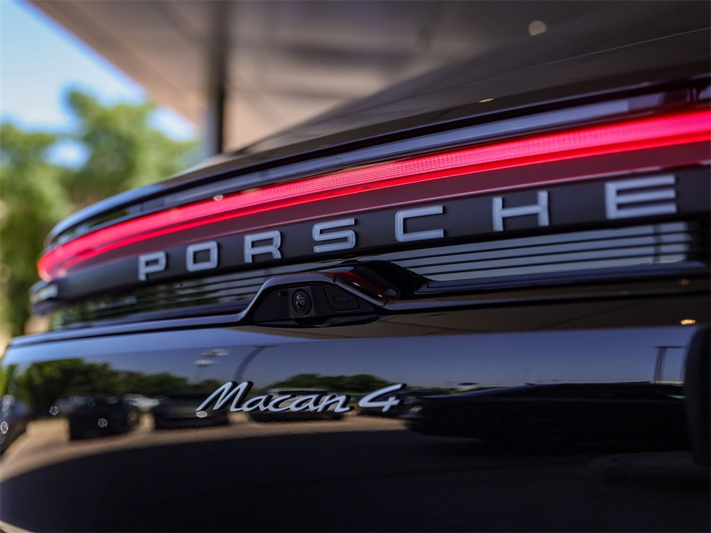 New 2025 Porsche Macan 4 Electric image 13