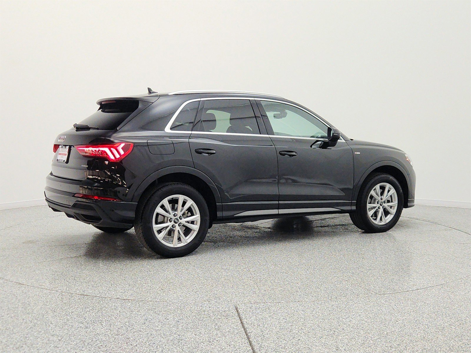Used 2024 Audi Q3 2.0T Premium Plus w/ Premium Plus Package AWD/4WD image 5