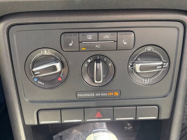 Used 2012 Volkswagen Beetle Turbo FWD image 13