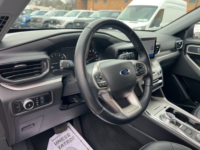 Certified 2022 Ford Explorer XLT w/ Equipment Group 202A image 7