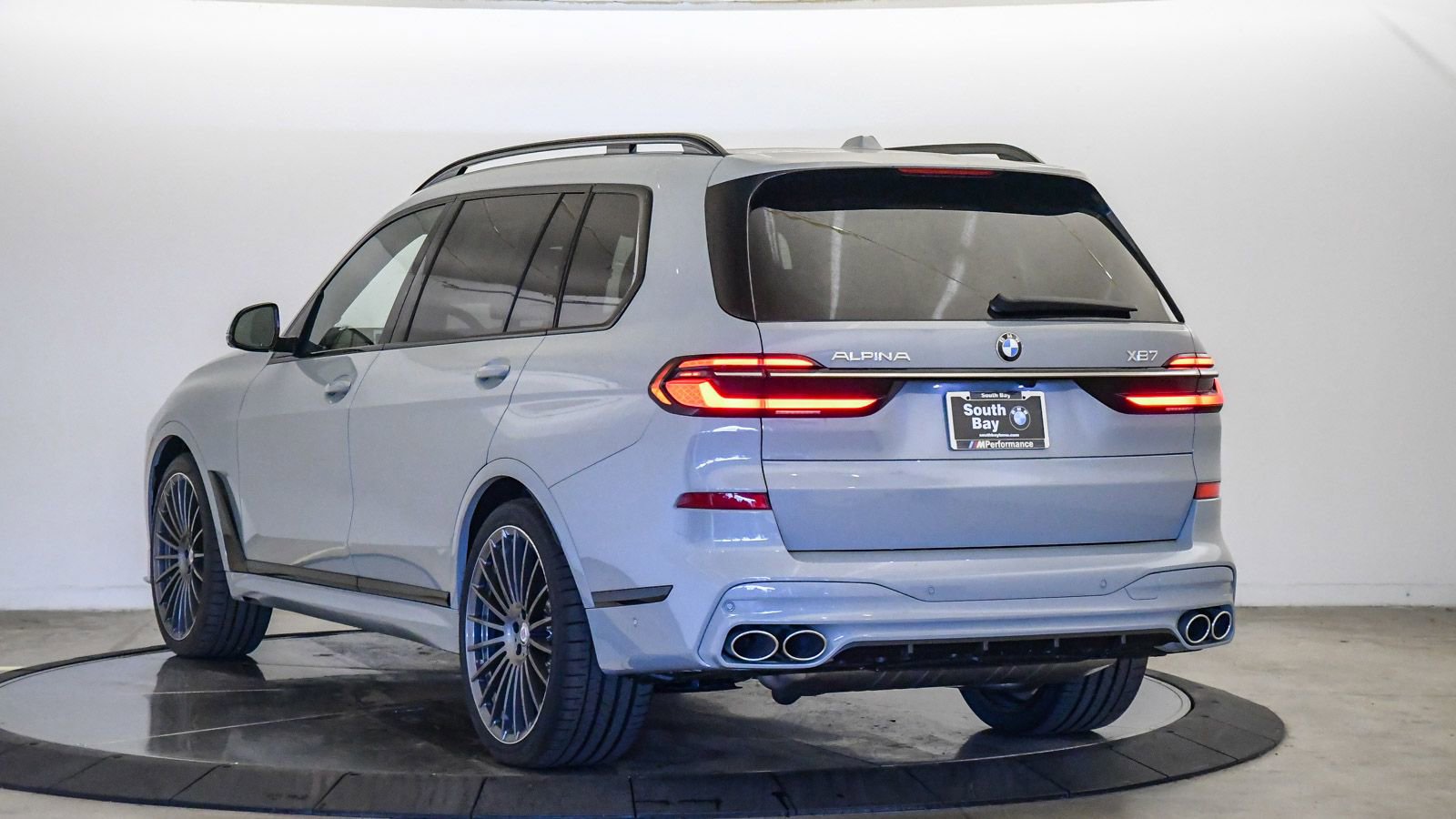 New 2026 BMW ALPINA XB7 image 2