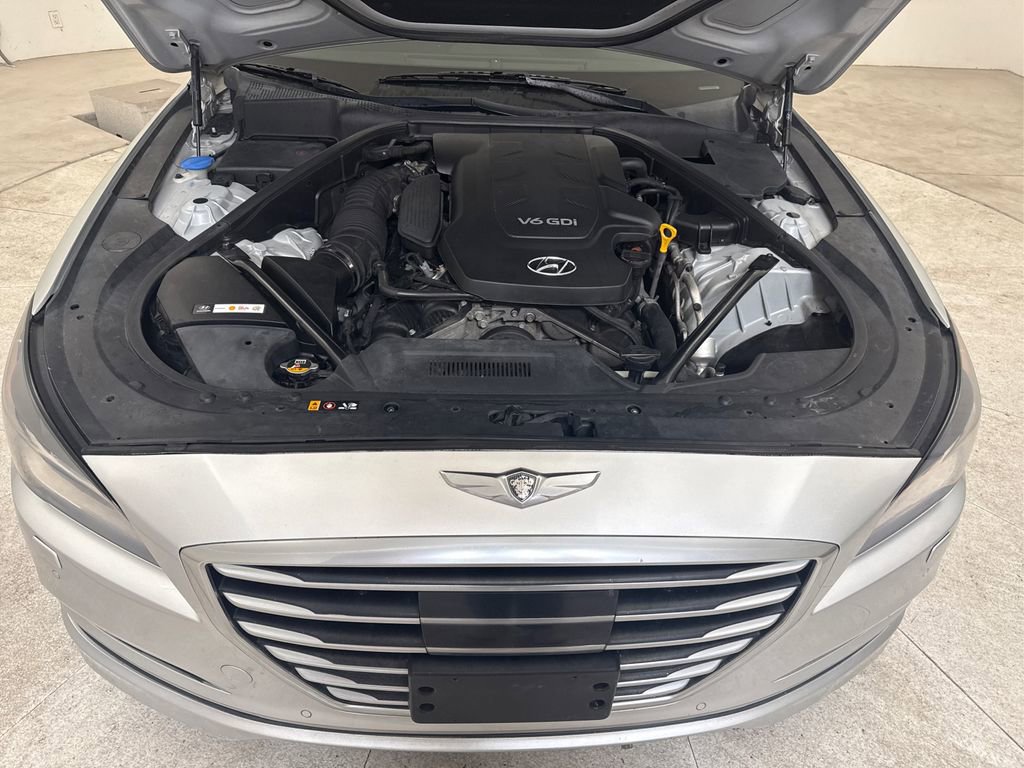 Used 2015 Hyundai Genesis 3.8 w/ Option Group 03 image 10