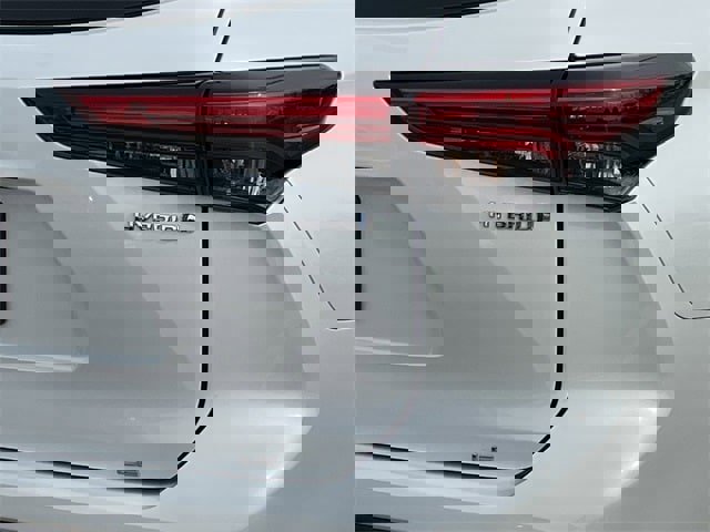 Used 2022 Toyota Highlander LE image 6