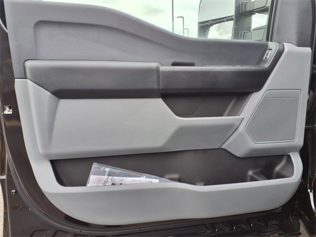 New 2025 Ford F550 4x4 Regular Cab Super Duty w/ XL Chrome Package image 20