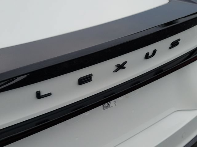 Used 2026 Lexus IS 350 F Sport w/ Technology Package RWD image 5