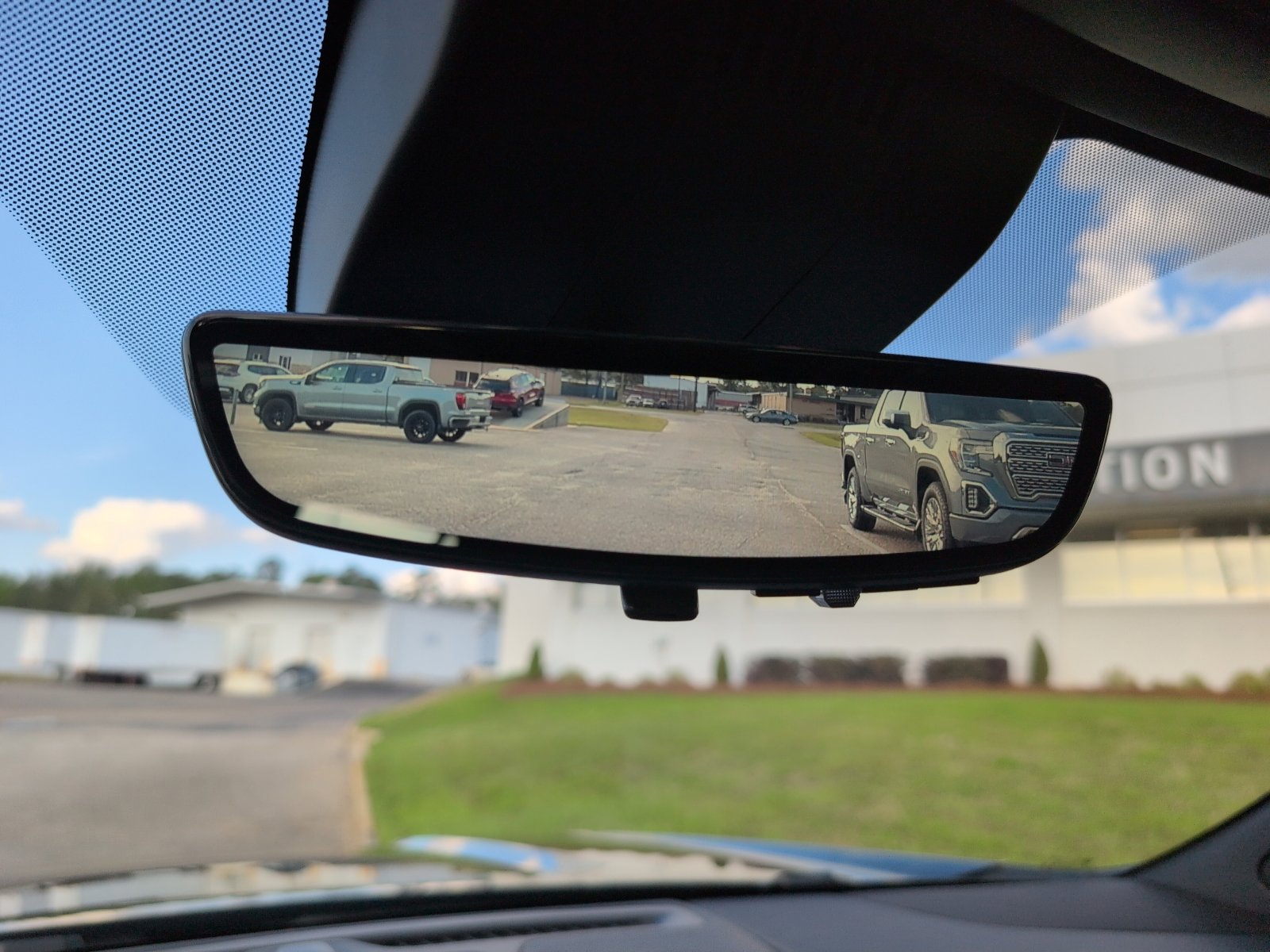 Used 2024 GMC Yukon Denali w/ Advanced Technology Package image 36