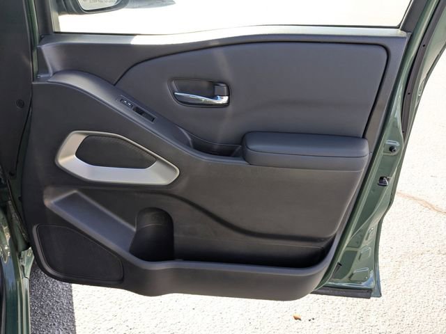 Used 2022 Nissan Frontier SV image 33