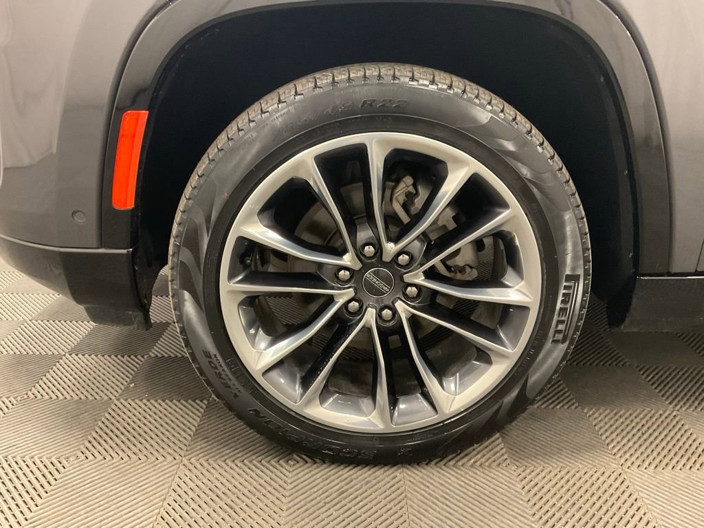 Used 2023 Jeep Wagoneer L Series III w/ Premium Group I image 8