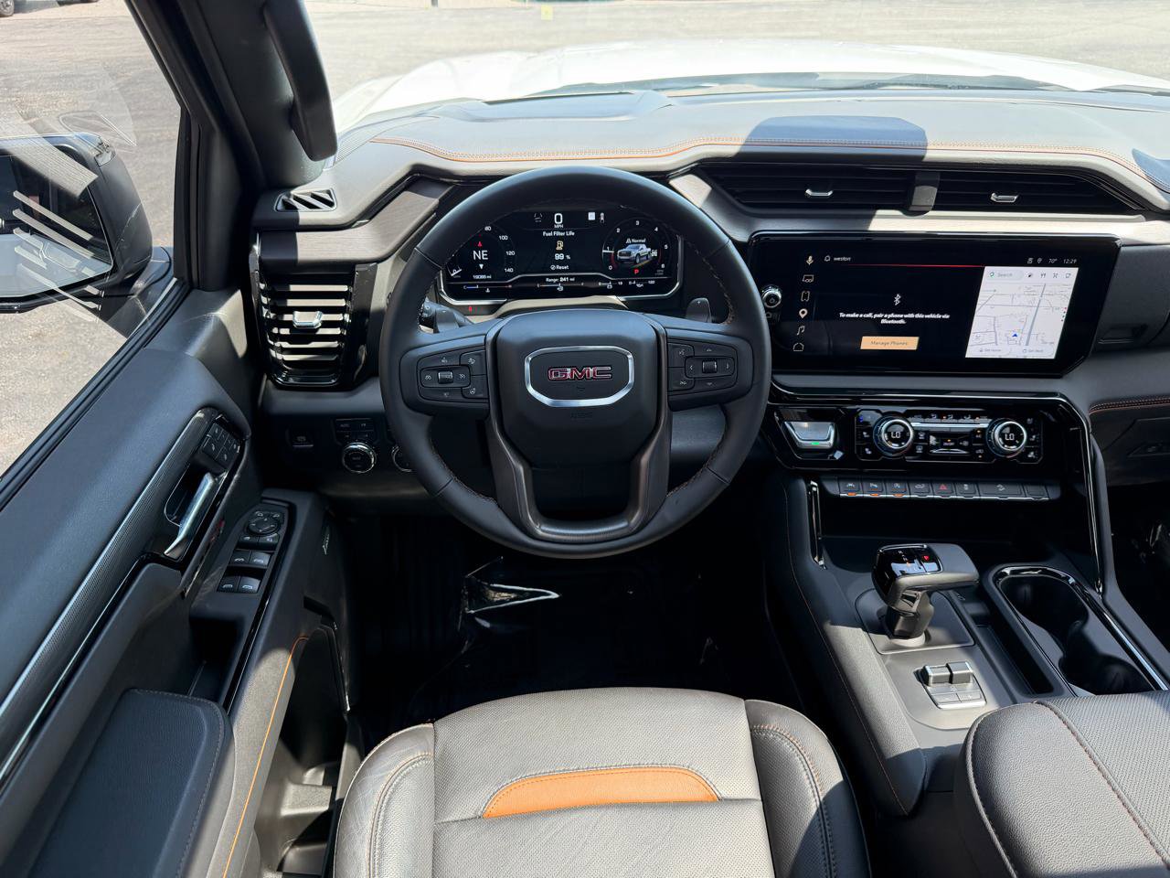 Used 2025 GMC Sierra 1500 AT4 w/ AT4 Premium Package AWD/4WD image 17