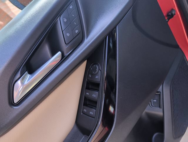 Used 2025 Chevrolet Equinox ACTIV w/ Safety and Technology Package FWD image 14