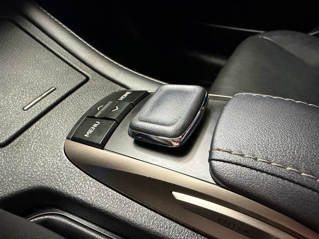 Used 2016 Lexus ES 350 w/ Luxury Package w/Wood Trim FWD image 29
