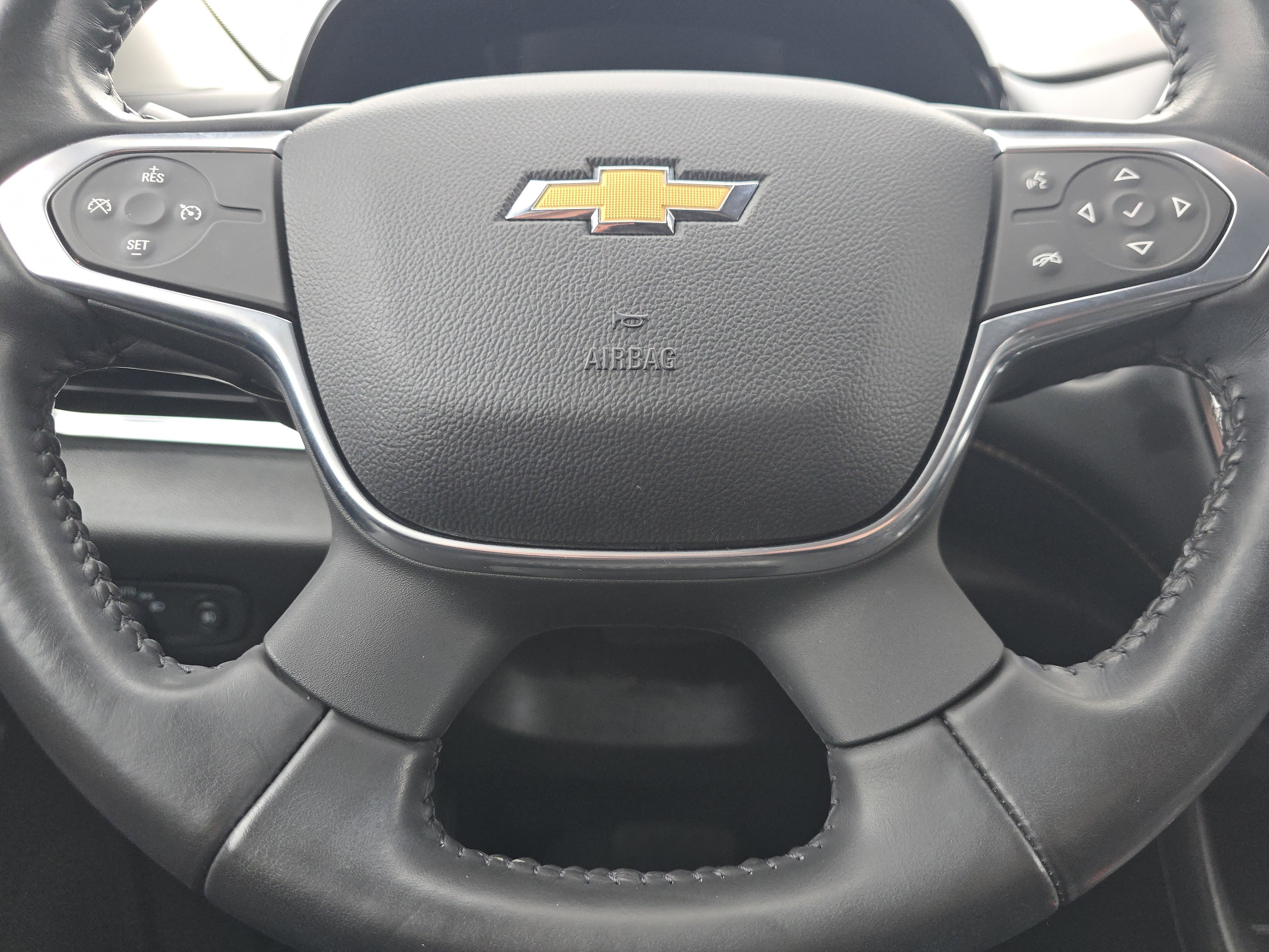 Used 2021 Chevrolet Traverse LT w/ LPO, Floor Liner Package image 21