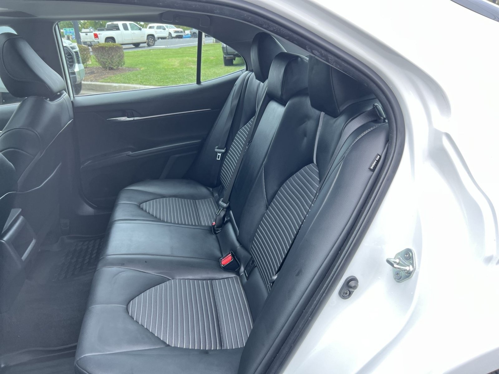 Used 2023 Toyota Camry SE w/ Cold Weather Package FWD image 24