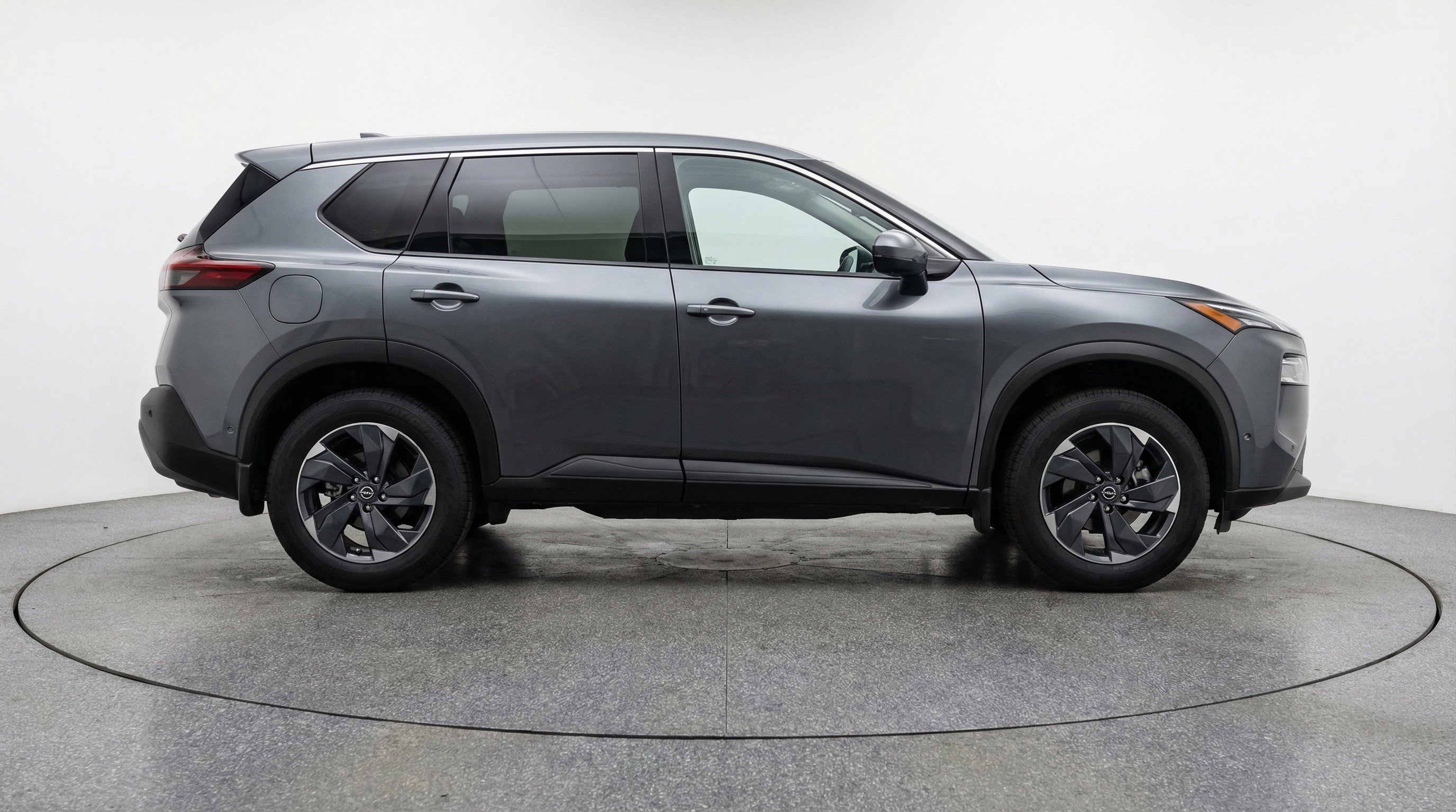 Used 2025 Nissan Rogue SV FWD image 11