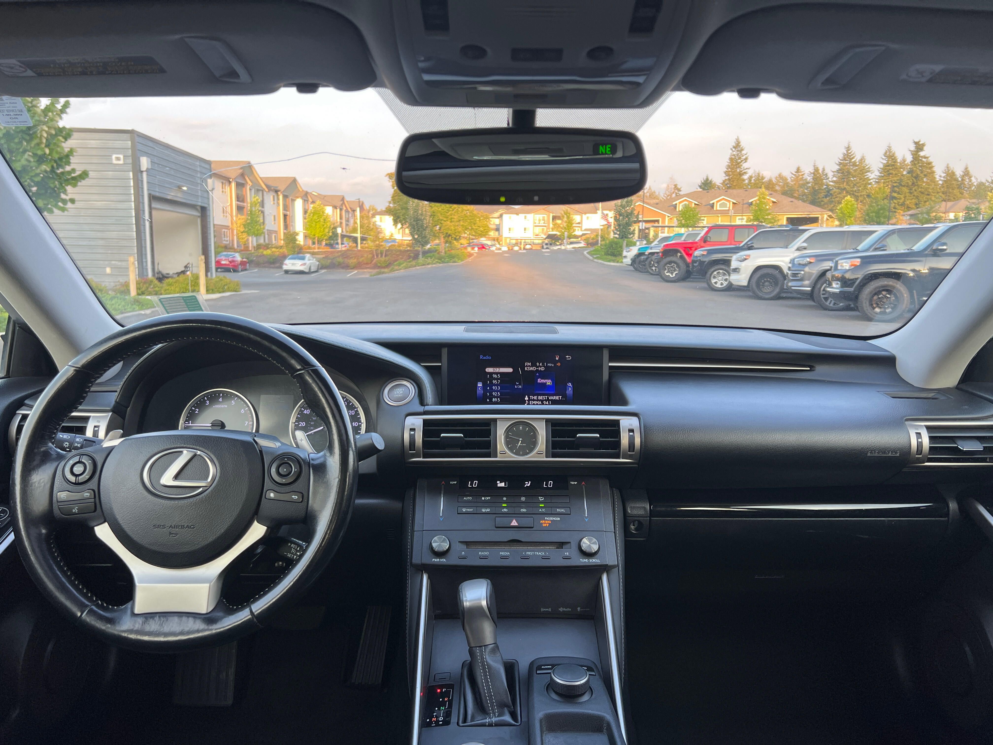 Used 2016 Lexus IS 200t image 10