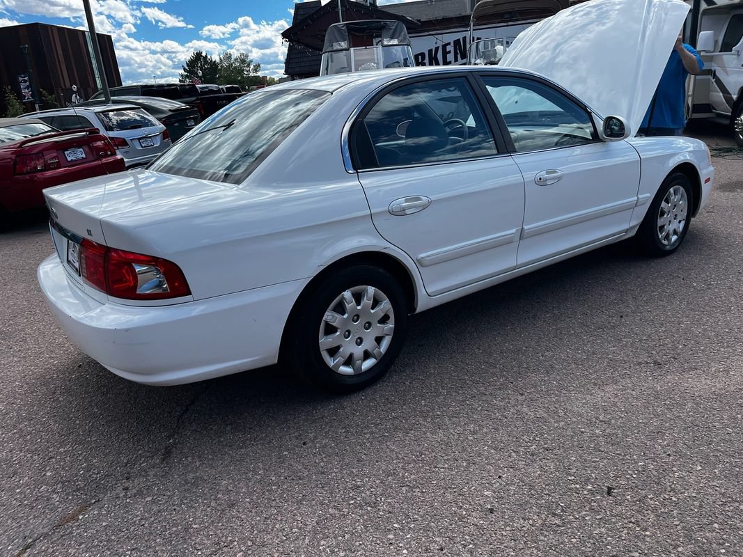 Used 2004 Kia Optima FWD image 10