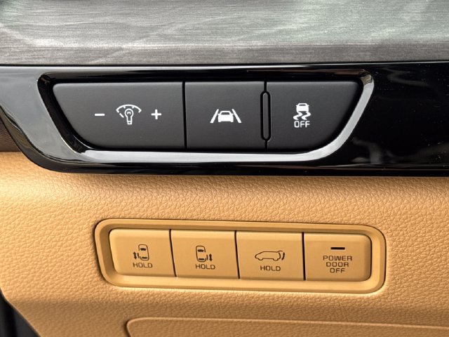 Used 2024 Kia Carnival EX FWD image 36