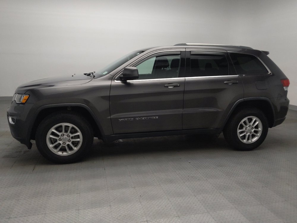 Used 2020 Jeep Grand Cherokee Laredo RWD image 2