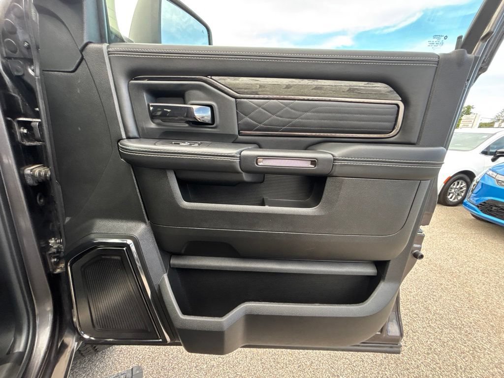 Certified 2025 RAM 3500 Limited AWD/4WD image 26