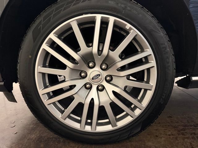 Used 2024 Ford Expedition Limited image 9