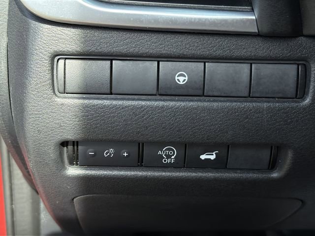 Used 2024 Nissan Rogue SV image 32