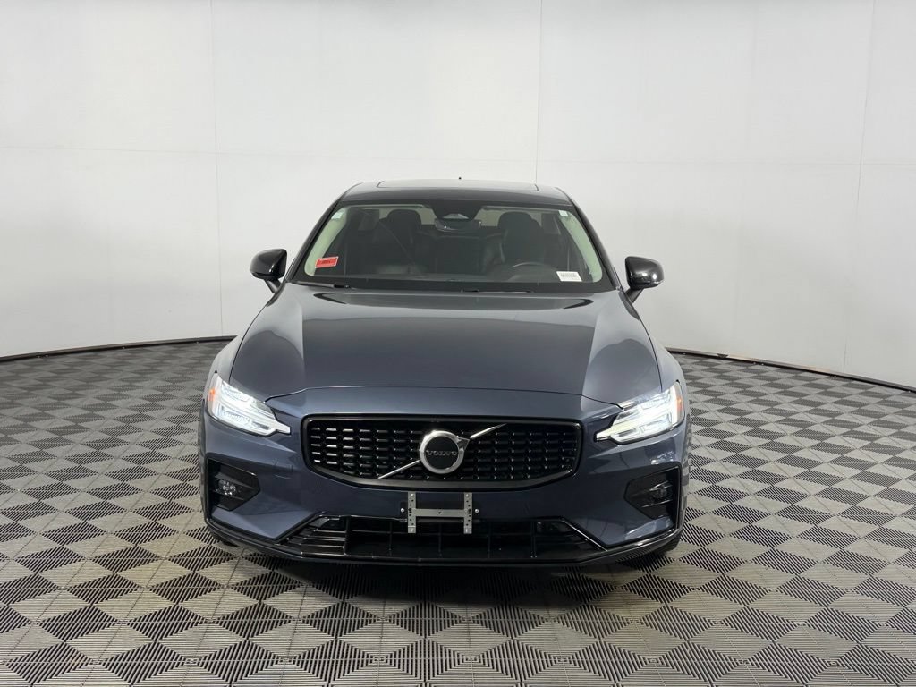 Used 2024 Volvo S60 B5 Core AWD/4WD image 3