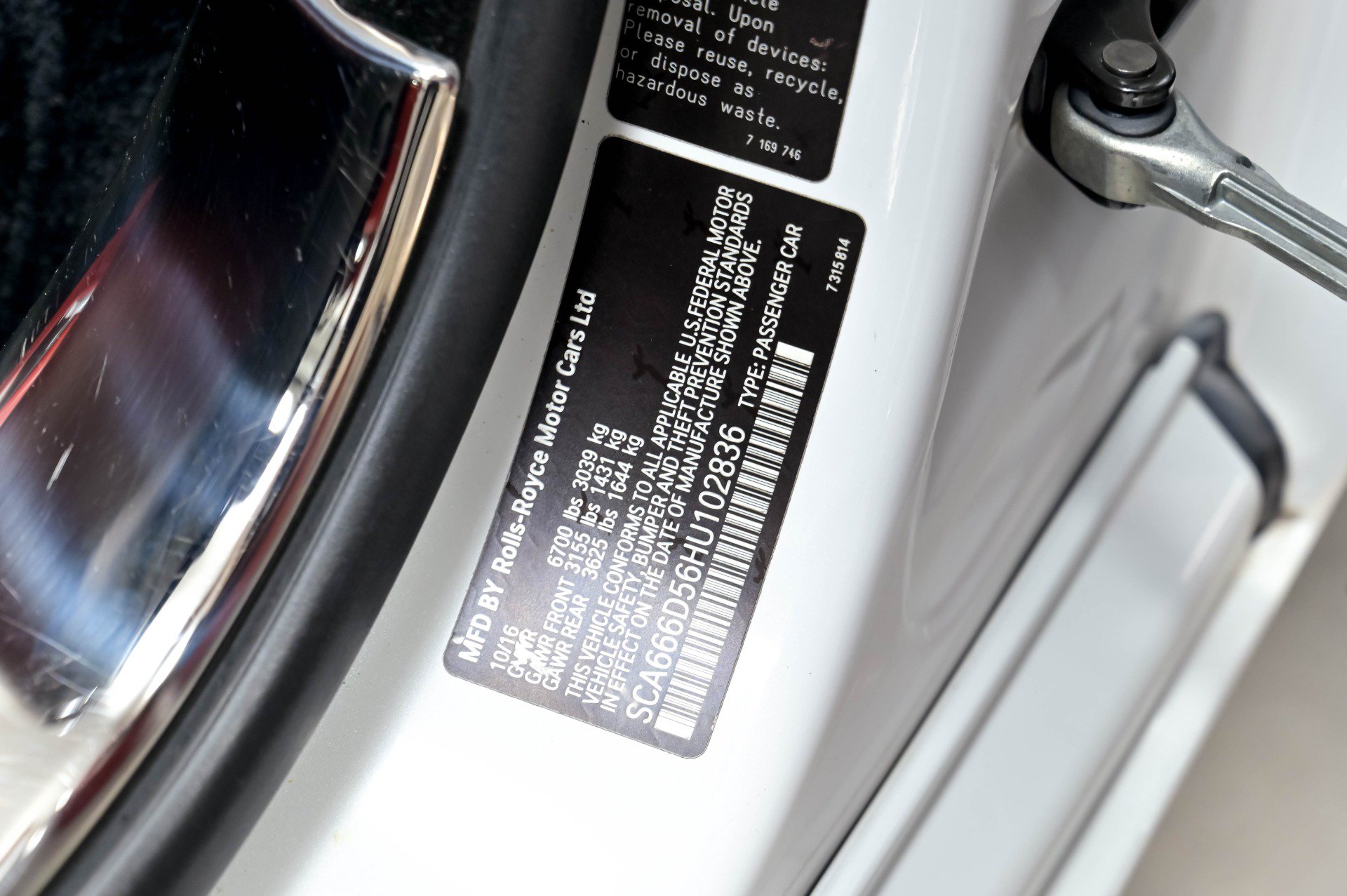 Used 2017 Rolls-Royce Dawn RWD image 89