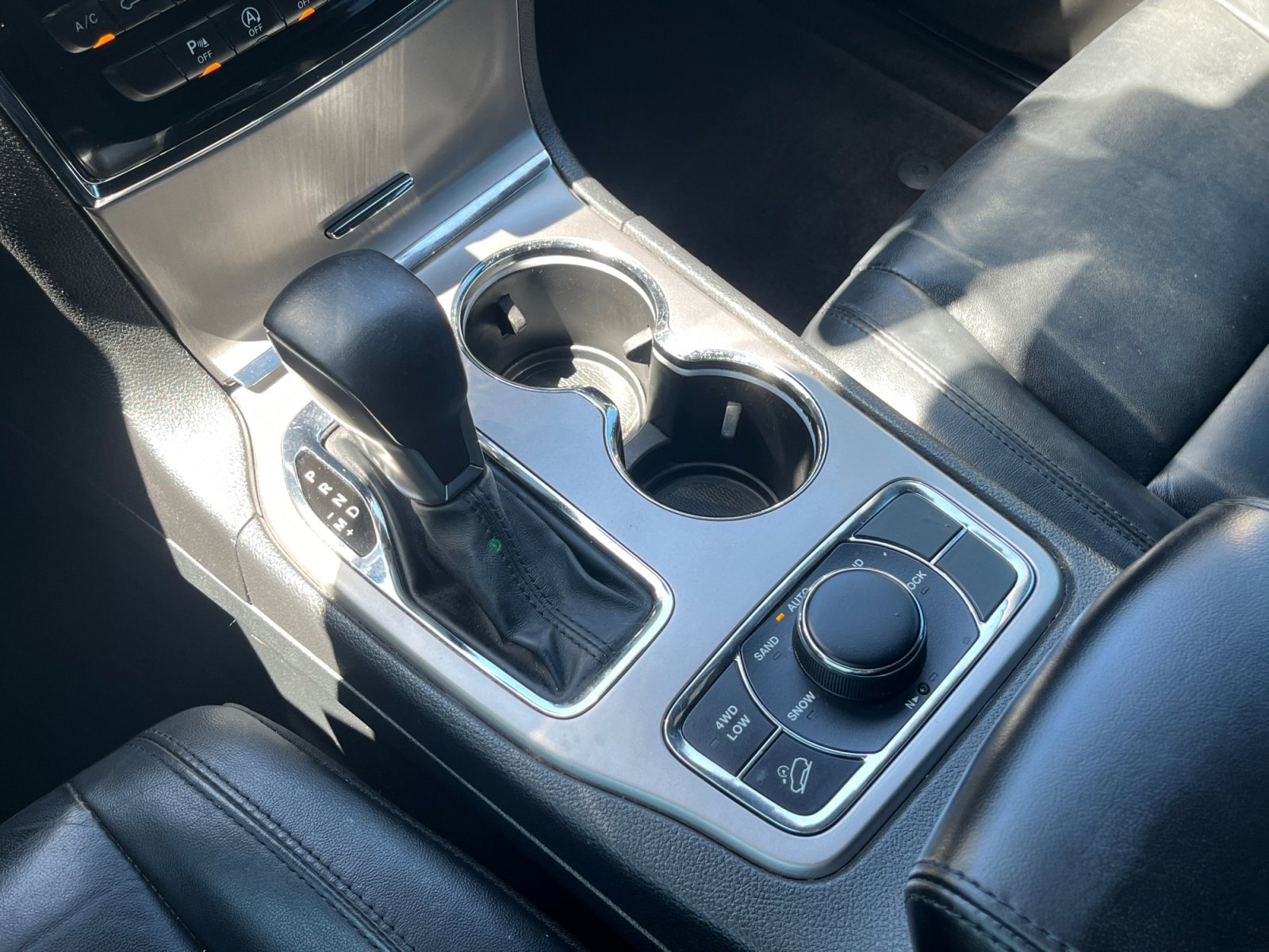 Used 2019 Jeep Grand Cherokee Limited w/ Trailer Tow Group IV image 25