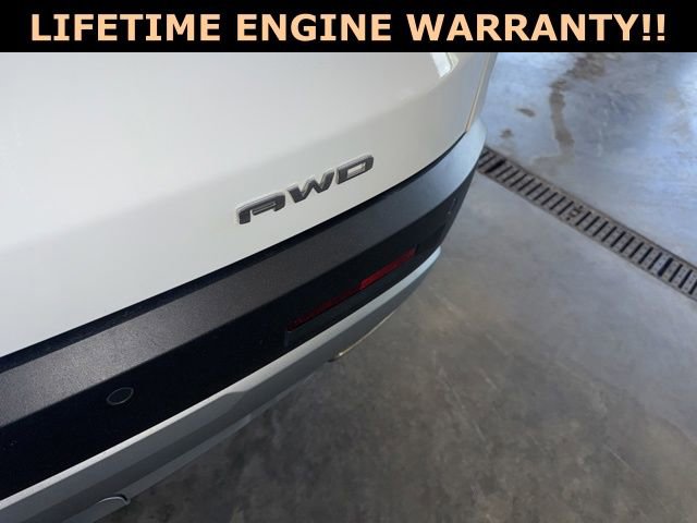 Used 2023 GMC Acadia SLE w/ Driver Convenience Package image 13